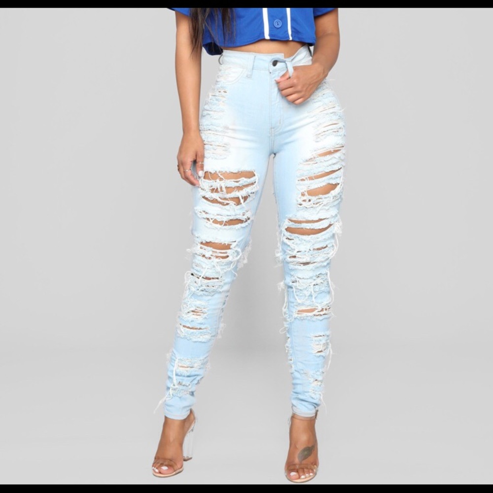 NEWvFashion Nova Catch Me Distressed Jeans Size 0